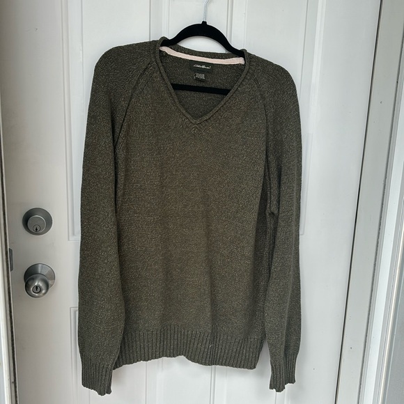 Eddie Bauer Raglan V-Neck Sweater - Picture 1 of 3